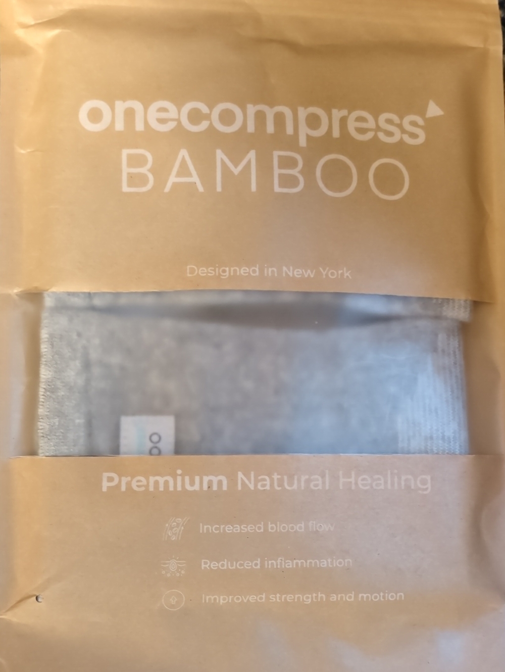 NWT One Compress Bamboo Compression Foot Sleeves